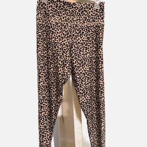 forever 21 size medium workout leggings!